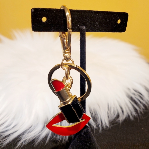 Red and Black Lipstick Keychain - Picture 3 of 3